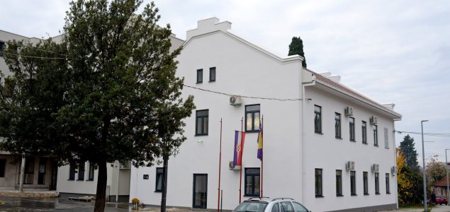 Dr Eso Boškailo: KAFA ILI KAVA, ČUDOM SE ČUDE BUBREZI MOJI