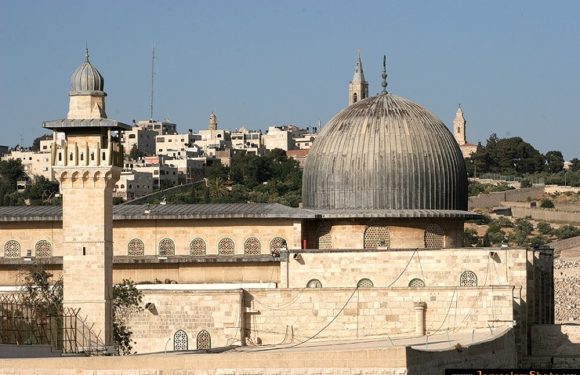 KUPOLA NA STIJENI(AL AQSA)
