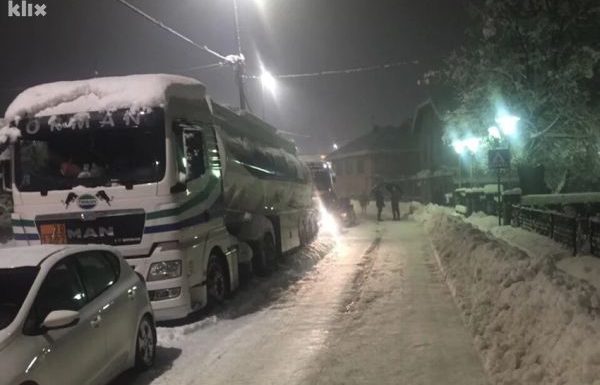 Snijeg izazvao haos na putu Sarajevo – Mostar