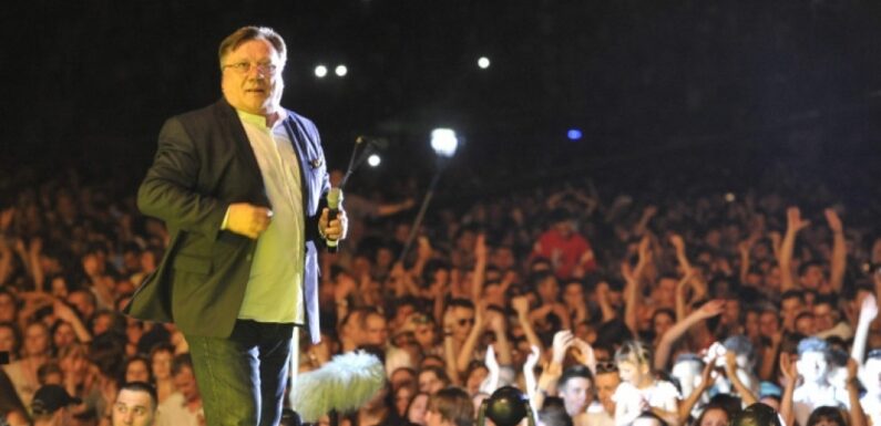 Koncert Halida Bešlića na stadionu Babovac u Ljubuškom